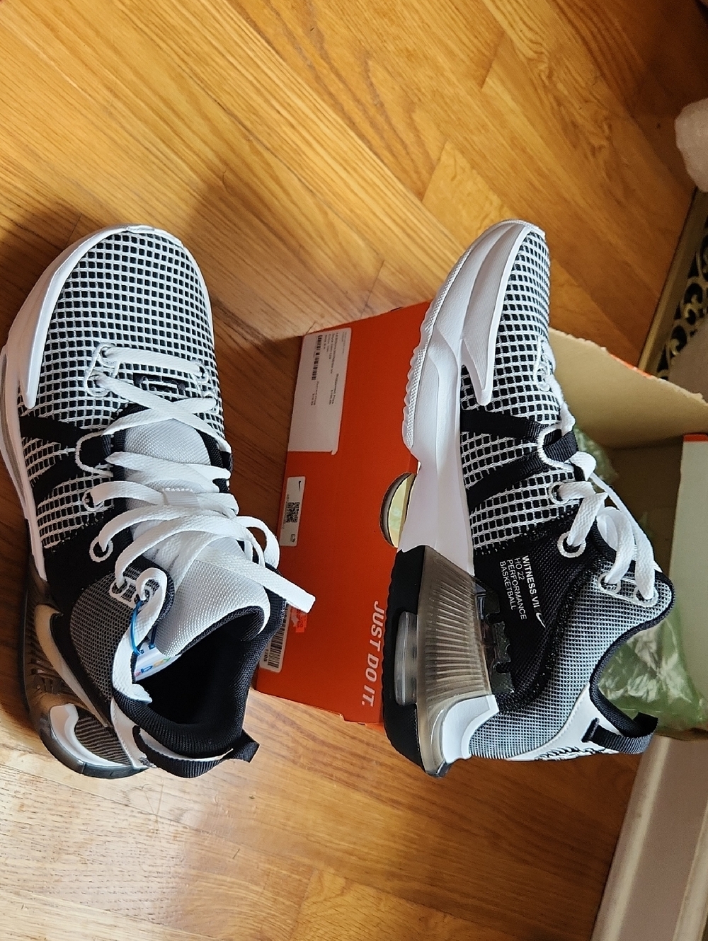 Nike Black and White Mesh Training Shoes
